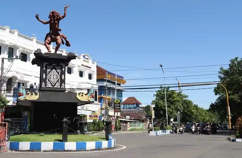 Travel Surabaya Ponorogo